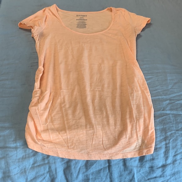 Bundle of 3 size medium maternity t-shirts - Picture 5 of 6